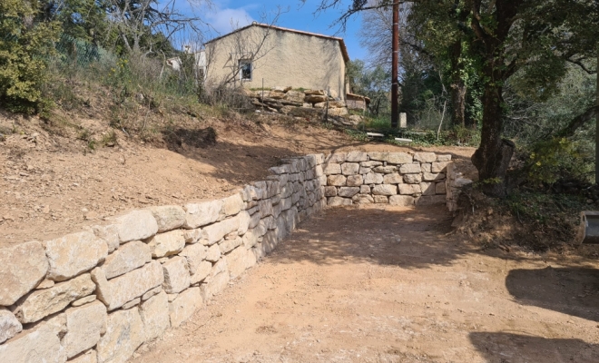 Construction de mur en pierre, Saint-Saturnin-lès-Apt, Poncet Travaux Verts