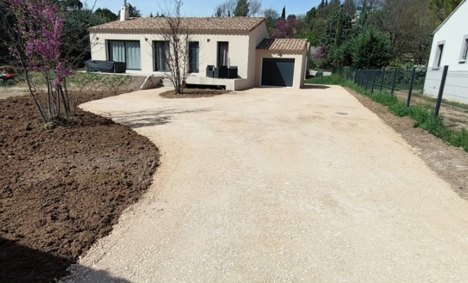 Réalisation du chemin d'accès et parking d'une maison., Saint-Saturnin-lès-Apt, Poncet Travaux Verts