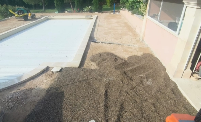 Terrasse piscine Apt, Saint-Saturnin-lès-Apt, Poncet Travaux Verts