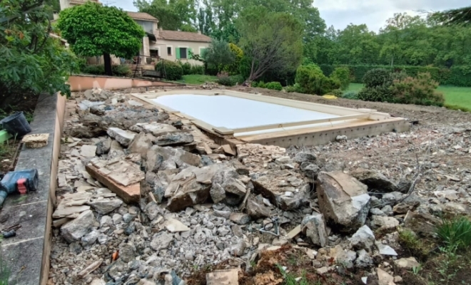 Terrasse piscine Apt, Saint-Saturnin-lès-Apt, Poncet Travaux Verts